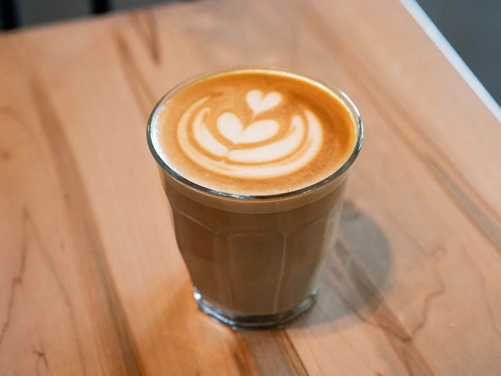 What is Flat White Coffee: Understanding Café Latte’s Synonymous